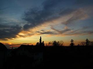 2011-11-28 00:10:29